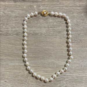 Vintage Elegant Pearl Like Necklace with Gold Toned Clasp